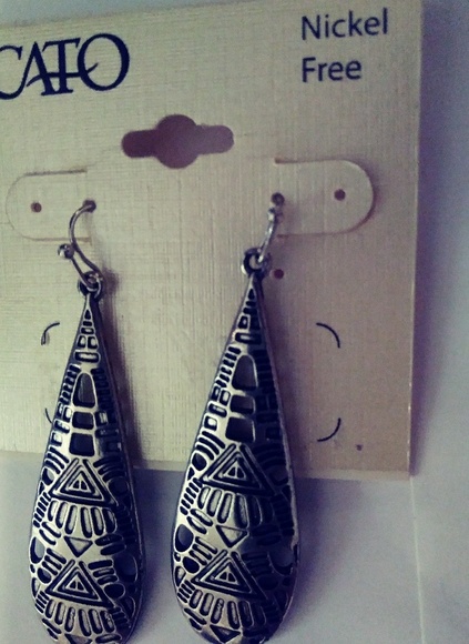 Cato Jewelry - Cato dangly earrings